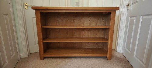 Solid medium oak - low, wide